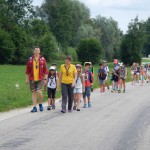 Fußmarsch zum Freibad